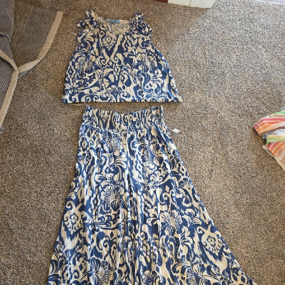 CeCe Blue and Cream Patterned Pant Set